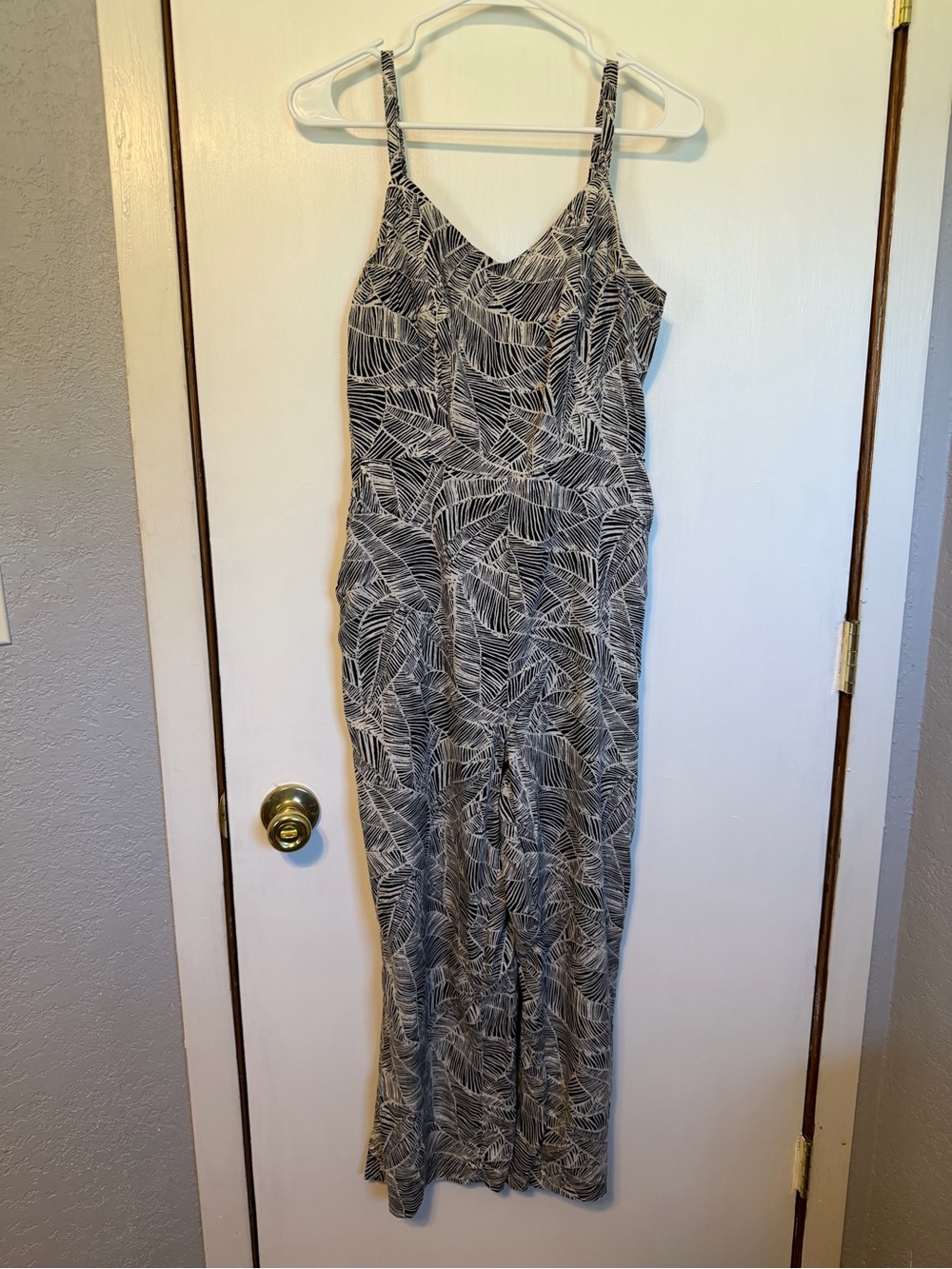 Old Navy Black and White Leaf-Print Top